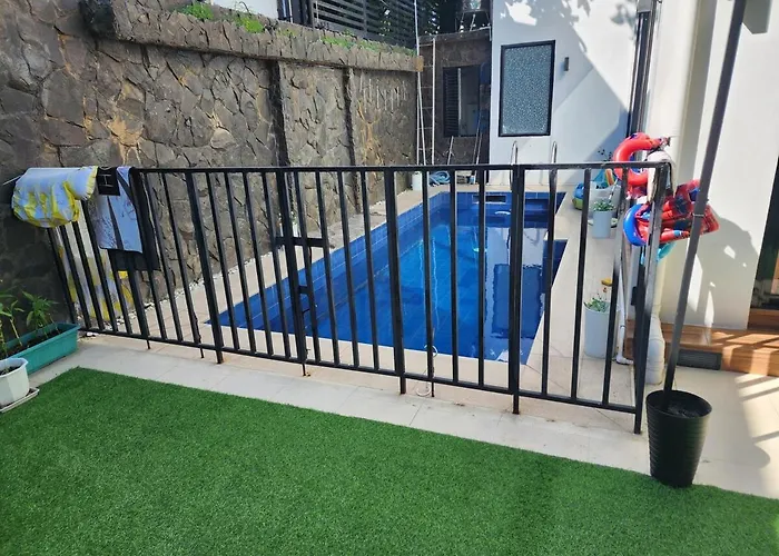 Family Room With Private Pool Manila