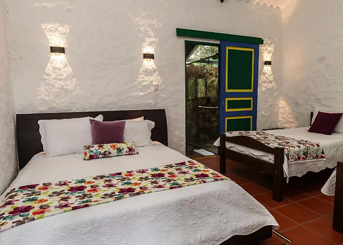 Hotel Campestre La Esperanza En Dios Montenegro