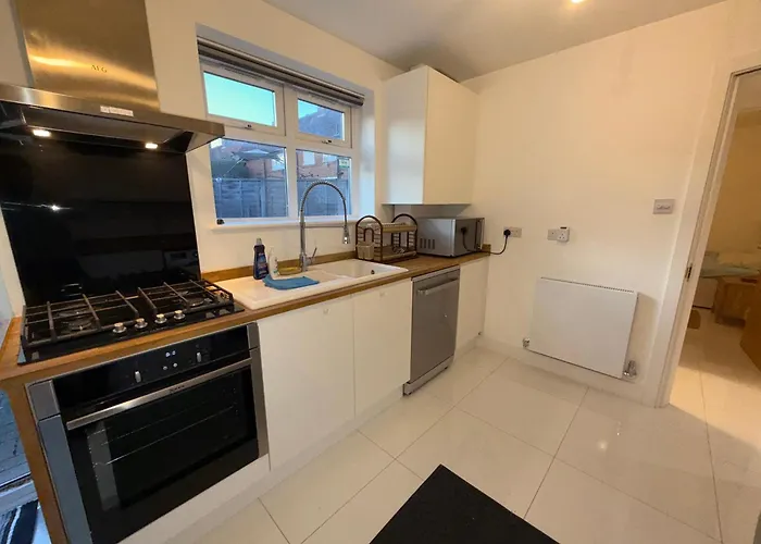 Beautiful 5 Bedroom House In Central London