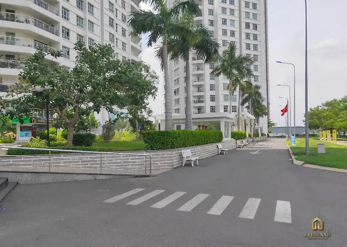 Spacious Apartment With City View In District 7 Ho-Chi-Minh-Stadt
