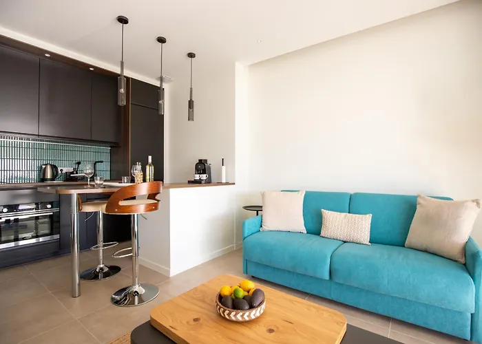 Modern 1-Bedroom Apartment With Sea View On La Croisette Cannes