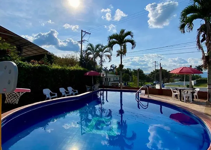 Hotel La Colombiana - Eje Cafetero Montenegro
