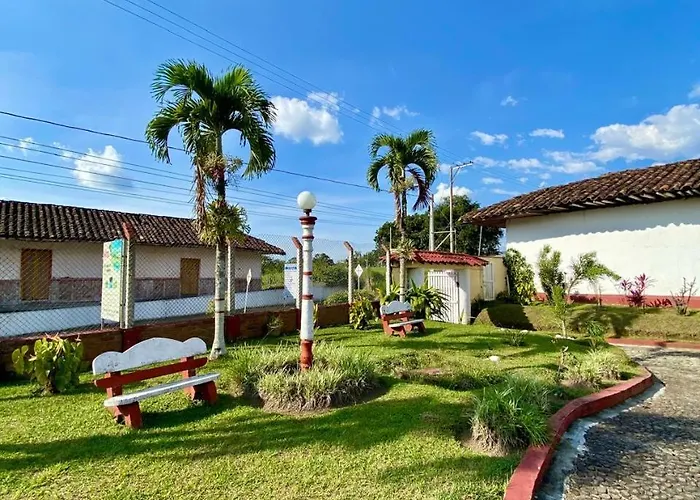 Hotel La Colombiana - Eje Cafetero Montenegro