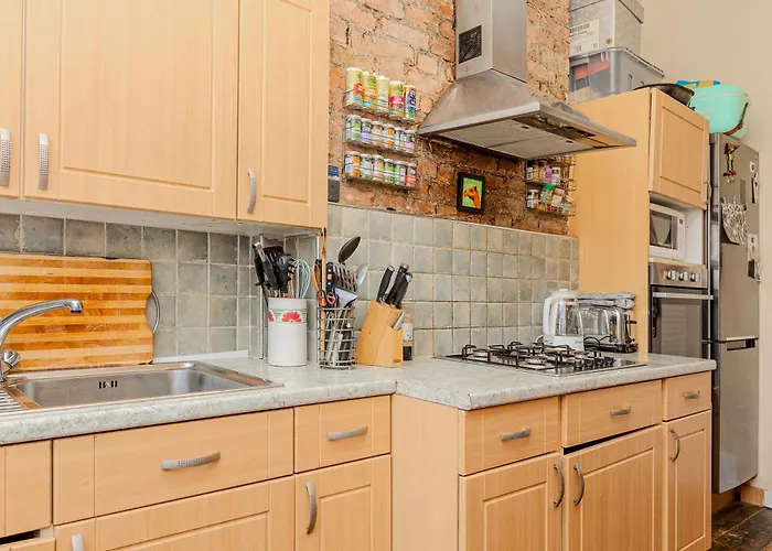 Large & Comfortable Room In A Vintage Victorian House London
