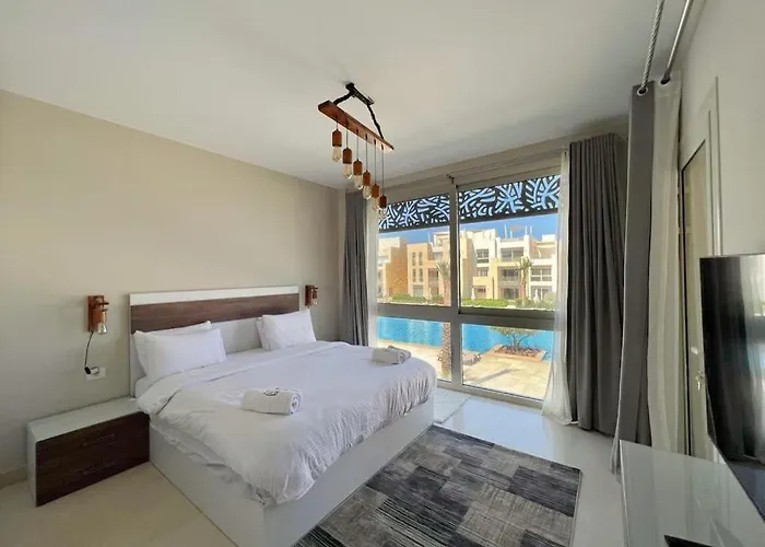 Luxury 5 Bedrooms Sea Front Villa Hurghada