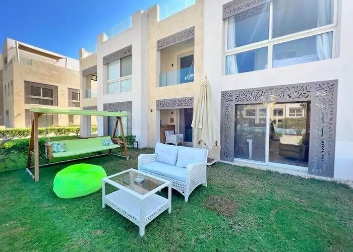 Luxury 5 Bedrooms Sea Front Villa Hurghada