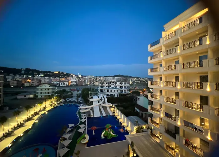 Coastline Luxury Apart Hotel Golem 