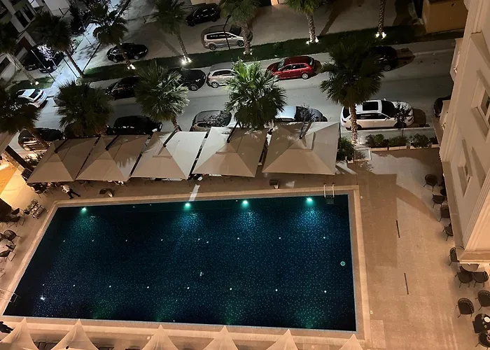 Coastline Luxury Apart Hotel Golem 