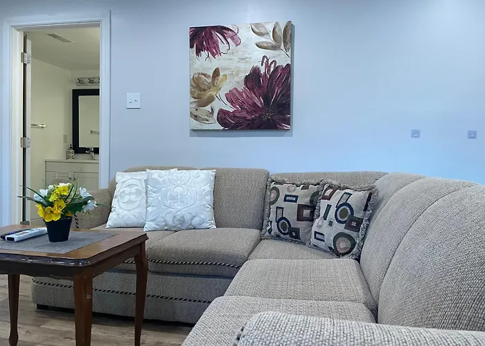 Ferienwohnung Quiet And Private Bachelor Unit Halifax