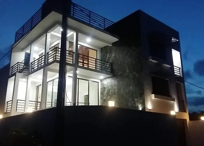 Gateway Terrace Cmb Airport Katunayake Seeduwa