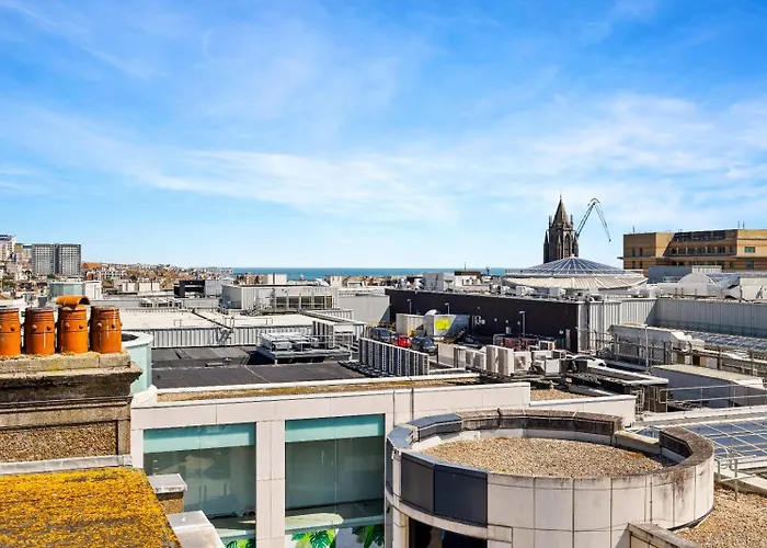 Spectacular 3-Bed Apt With Sea View, Terrace & Balcony At Central Hove