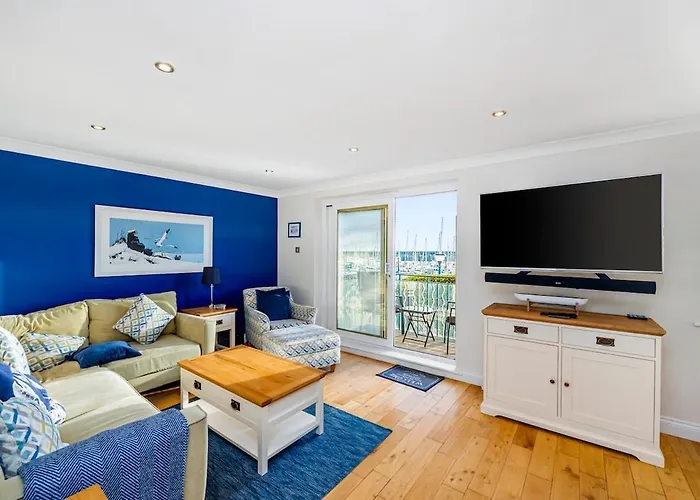 Spectacular 3-Bed Apt With Sea View, Terrace & Balcony At Central Hove