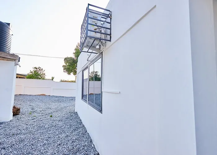 Modern 3Br Home - Near Airport Akkra
