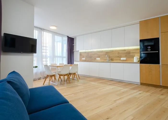 Гв Ввв!13-131 Nivki Park Spacious, Beresteiskyi 76B, Kyiv, Nyvky Metro Nearby, Stunning City View, 15 Kw Backup Power, Petrovdom Apartment