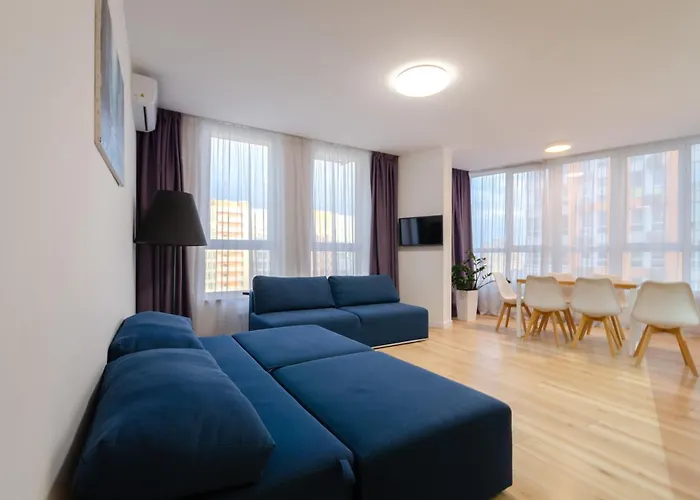 Гв Ввв!13-131 Nivki Park Spacious, Beresteiskyi 76B, Kyiv, Nyvky Metro Nearby, Stunning City View, 15 Kw Backup Power, Petrovdom Apartment