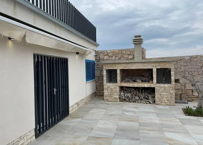 BEACHFRONT VILLA Murter