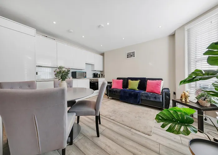 Hammersmith Flat 2 Bedrooms Lgf London
