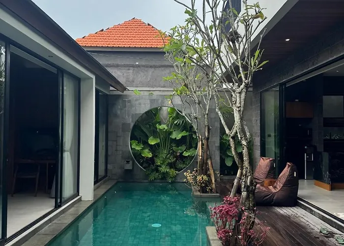 Cozy Luxe Villa In Canggu