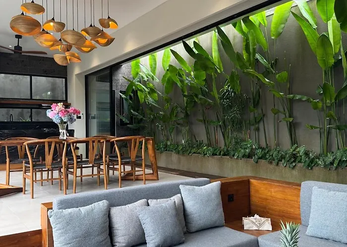 Cozy Luxe Villa In Canggu