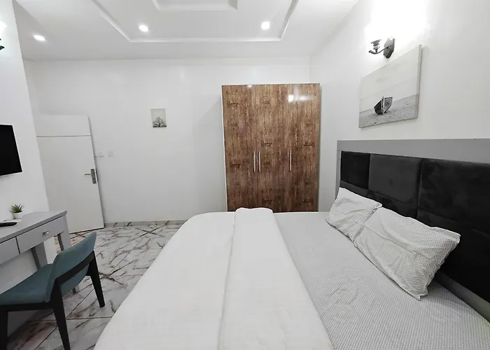 Eko City Apartment - 24Hrs Power, Security, Wifi, Netflix, Fully Equipped Kitchen Lekki