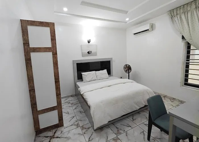 Eko City Apartment - 24Hrs Power, Security, Wifi, Netflix, Fully Equipped Kitchen Lekki
