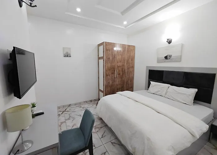 Eko City Apartment - 24Hrs Power, Security, Wifi, Netflix, Fully Equipped Kitchen Lekki