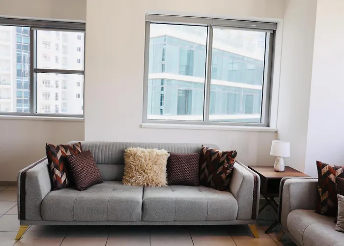 Nivis Find Spacious 3Bhk Near Metro And Burj Khalifa Dubai