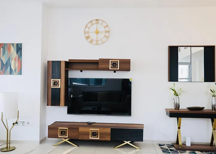 Nivis Find Spacious 3Bhk Near Metro And Burj Khalifa Dubai