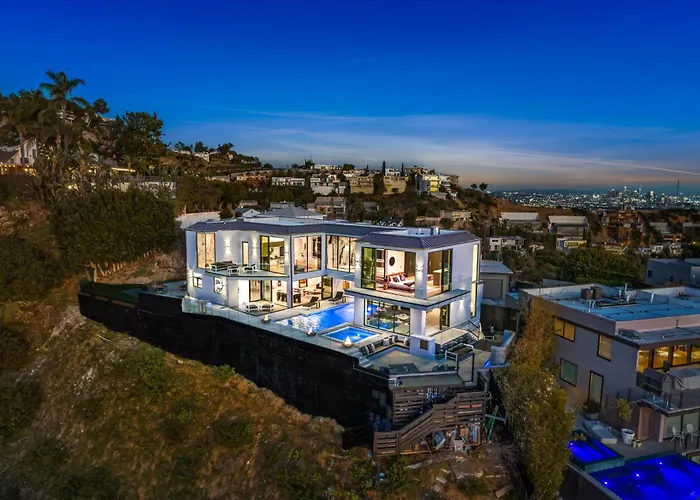 Ocean To City Views, Fire Feature, Water Falls Dream Oasis Los Angeles
