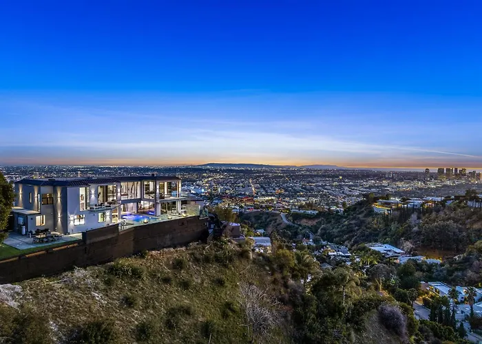Ocean To City Views, Fire Feature, Water Falls Dream Oasis Los Angeles