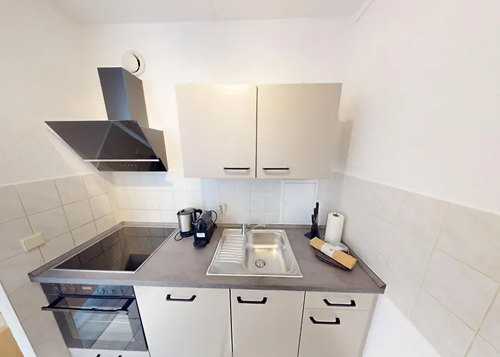 3-Raum-Ferienwohnung mit Balkon, Straßenbahnlinie 5 fußläufig erreichbar, WLAN Chemnitz