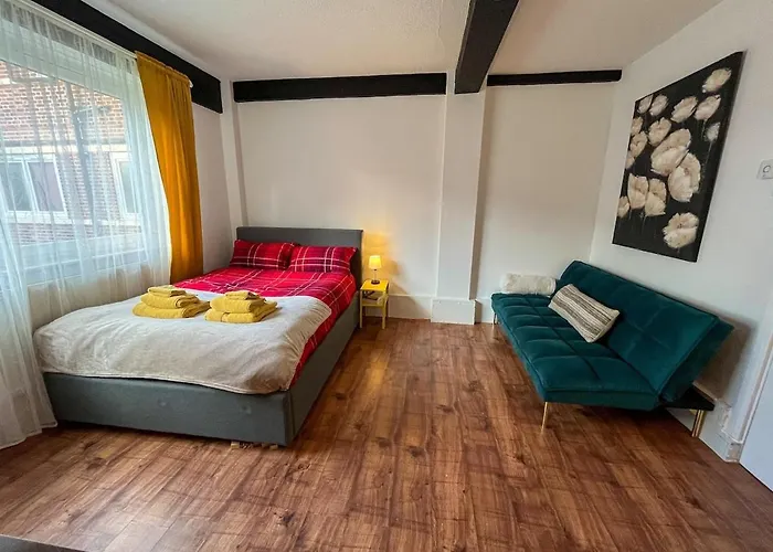 Studio Close To Tower Bridge London