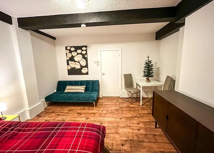 Studio Close To Tower Bridge London
