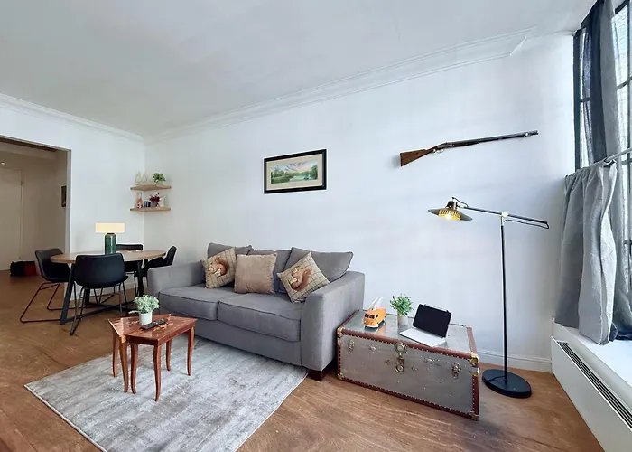 Spacious Heritage Flat London