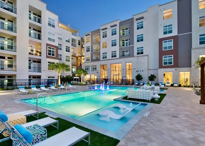 Vargos Longterm Gym Pool 2B2B King Fully Equipped Houston
