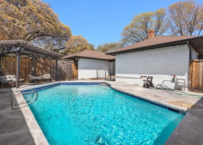Dallas Retreat Pool & Patio Near At&T Stadium