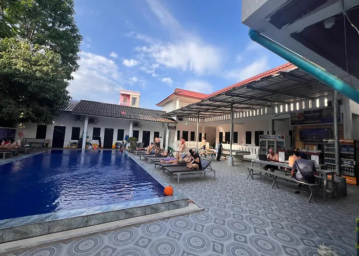Apatuxay Vientiane Hostel & Apartment