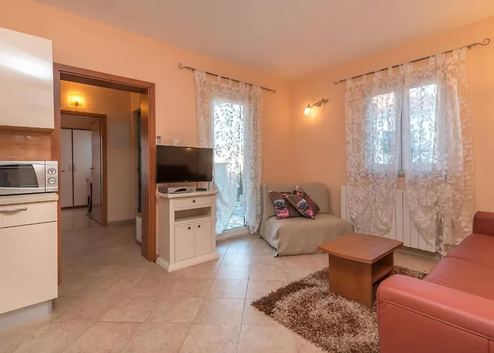 Cosy Suite With Garden Terrace Trogir