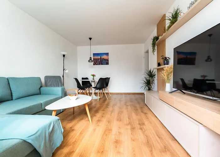 Apartment Tix - 75M2, Ac, Parking, 3 Min Europa Sc Banská Bystrica