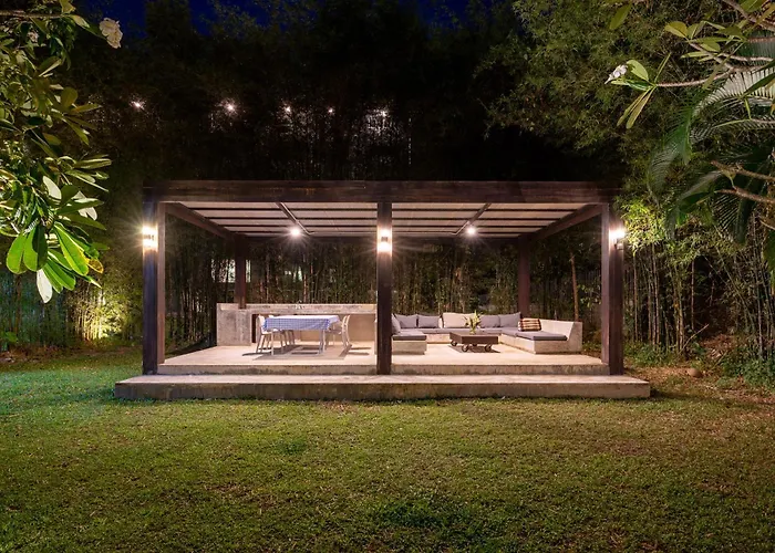 Villa Isara Khao Lak