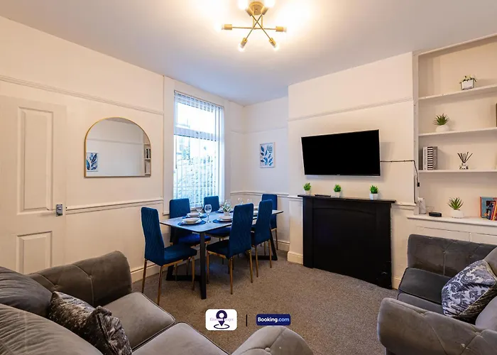 Last-Minute Offers L Premium Escape L Makin Stay L 4Bdr House By Finesse Stays Short Lets & Serviced Accommodation Liverpool With Free Wifi