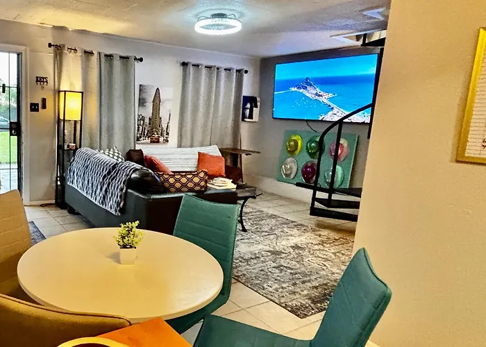 Urban Affordable Staycation Houston