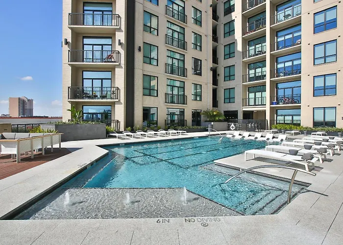 The Greenleaf Getaway Near Nrg Stadium Houston