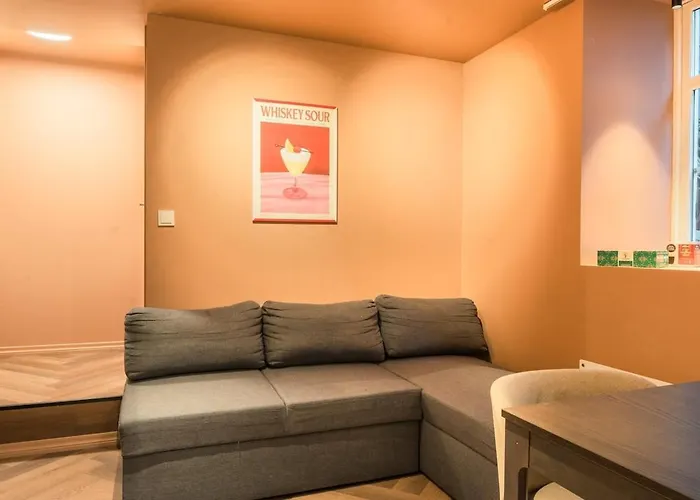 Private Apartment In Historic Street Bergen