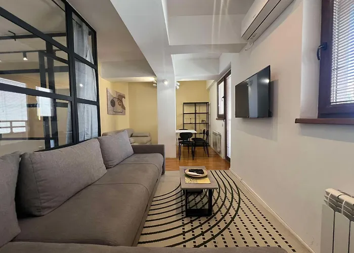 Gigi Apartment By Eluxory Skopje