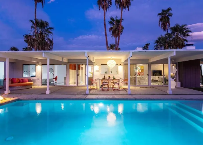 As Seen On Hgtv Desert Flippers The Pink Door Palm Springs
