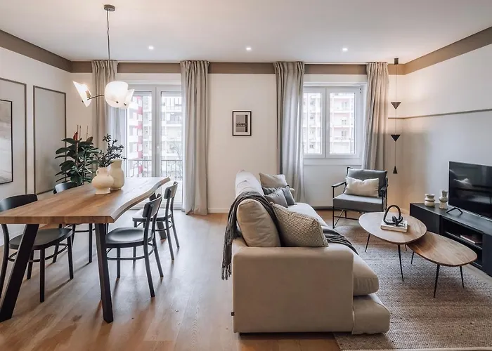 Ofir - 2 Bedrooms And Office In Alvalade Lissabon