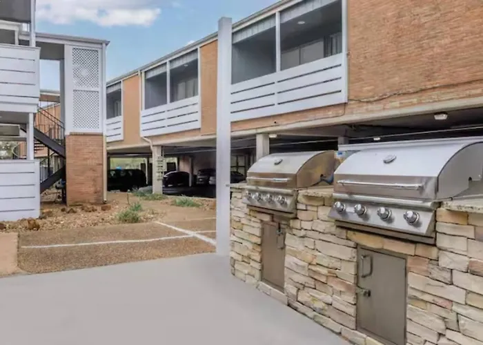 Experience Comfort And Style In Houstons Bay Area