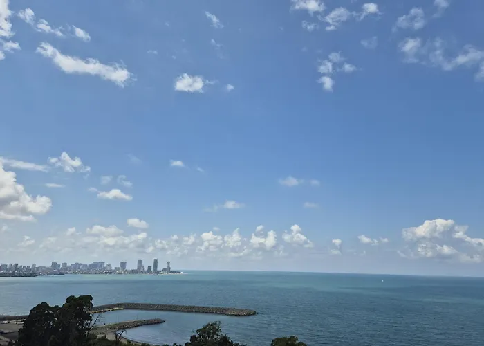 Four Seasons Sea View Luxury Apartment Batumi