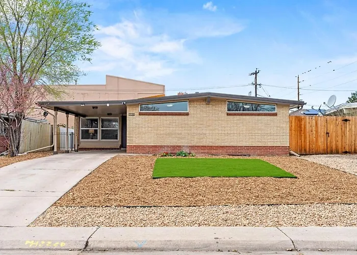 5Bed, 2Bath, 2 Kitchens, Home Office, Pet-Friendly Denver